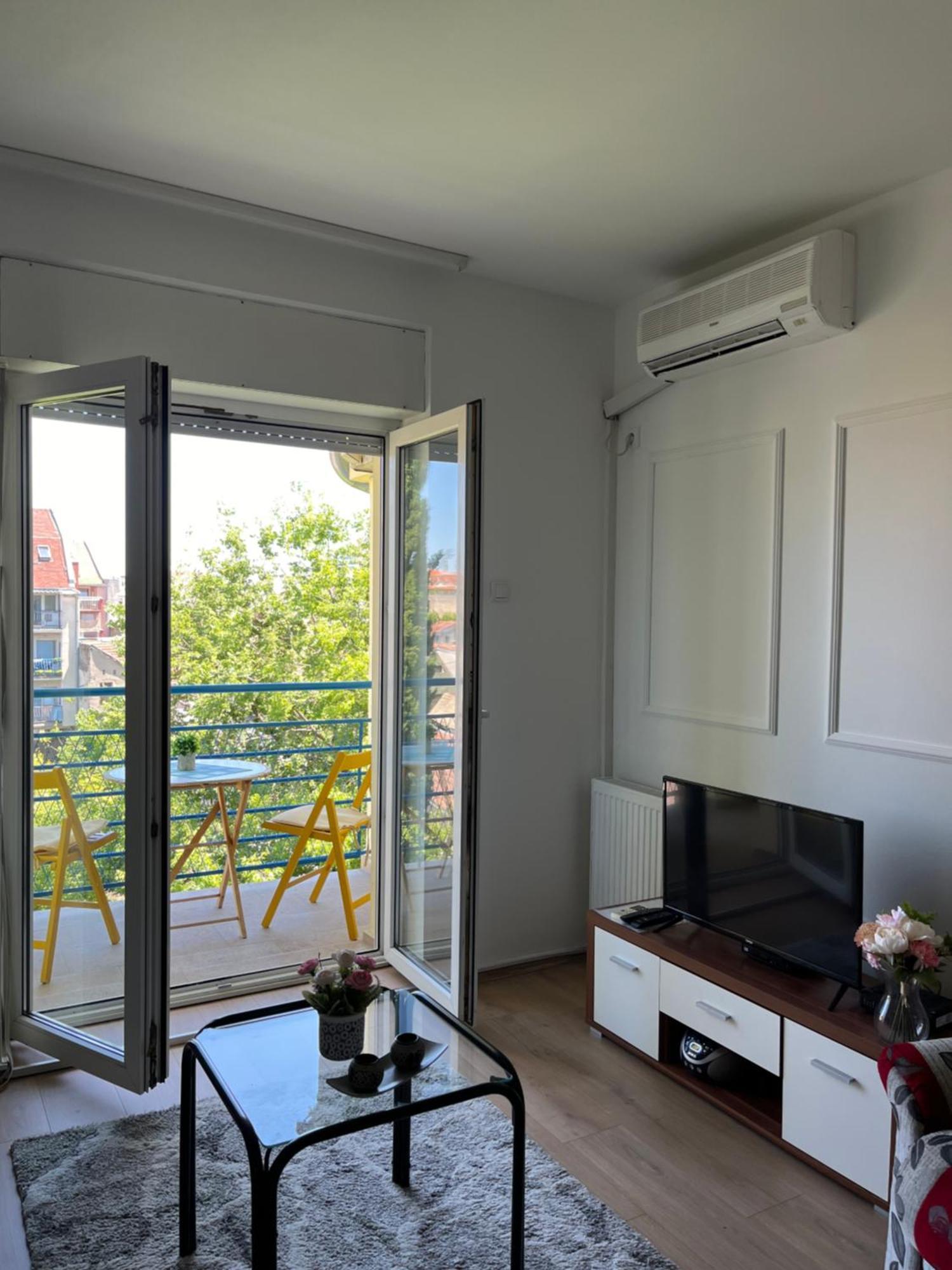 Apartment Vera With Free Garage 노비사드 외부 사진